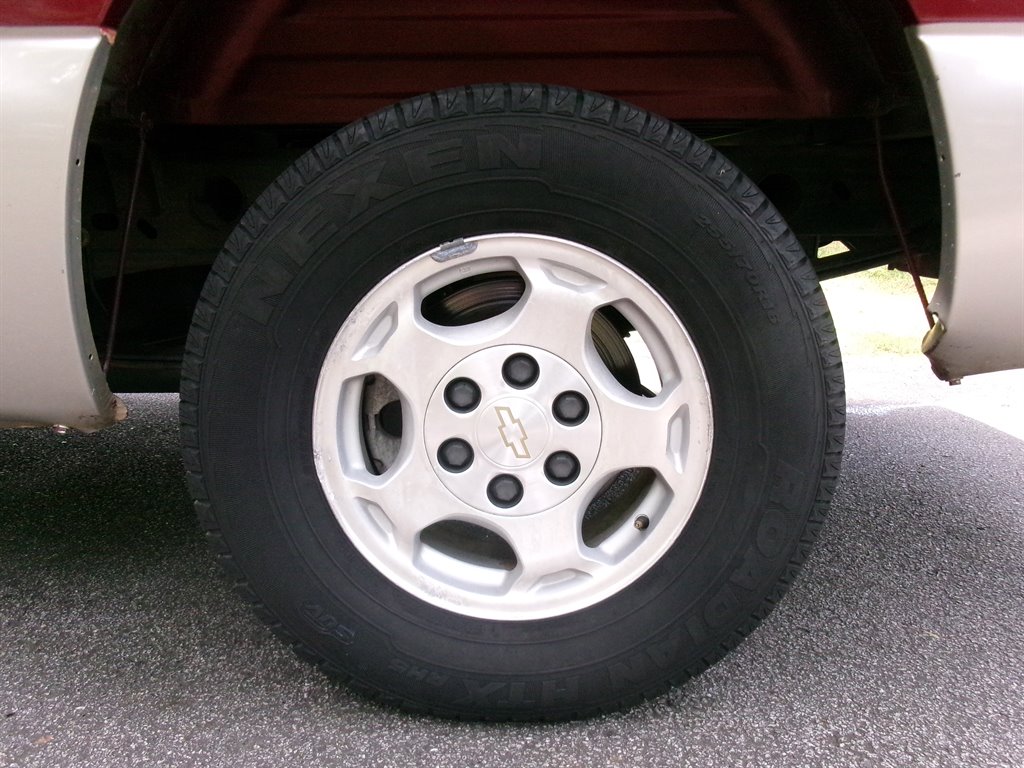 2004 Chevrolet Silverado - $8,995
