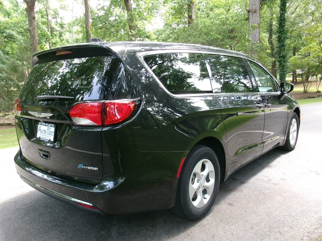 2017 Chrysler Pacifica - $24,995