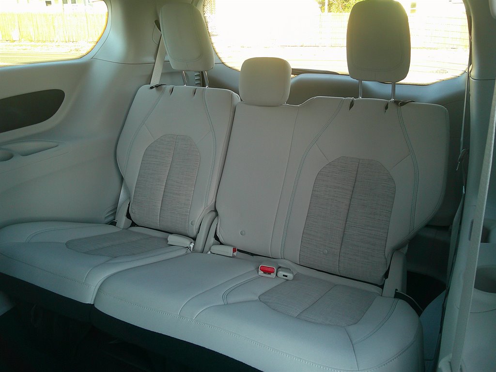 2017 Chrysler Pacifica - $24,995