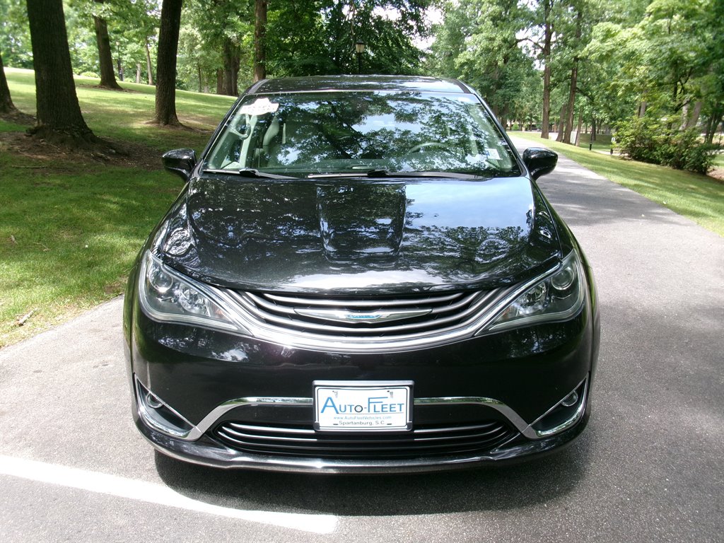 2017 Chrysler Pacifica - $24,995
