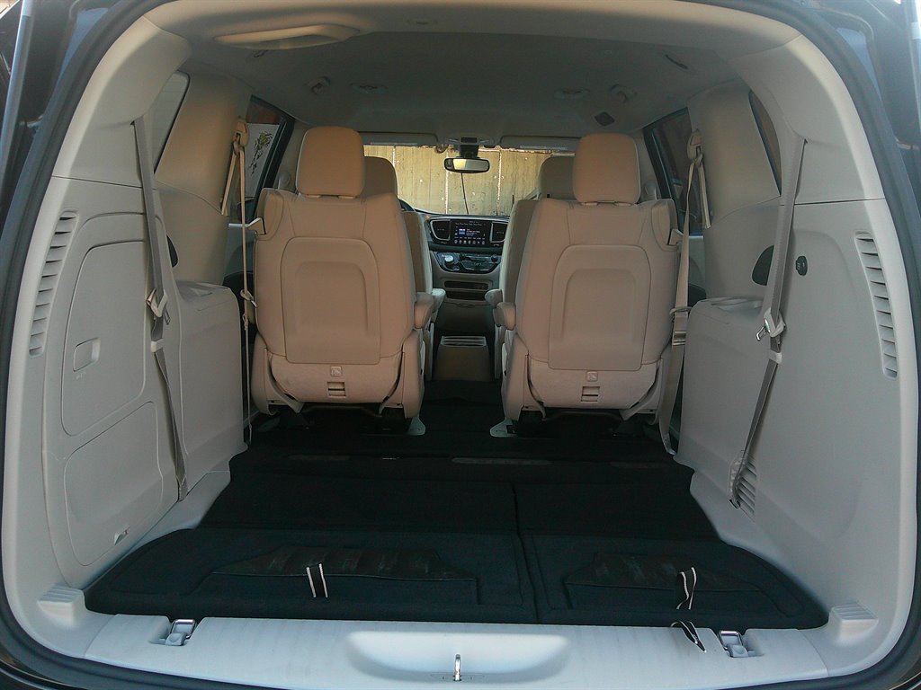 2017 Chrysler Pacifica - $24,995