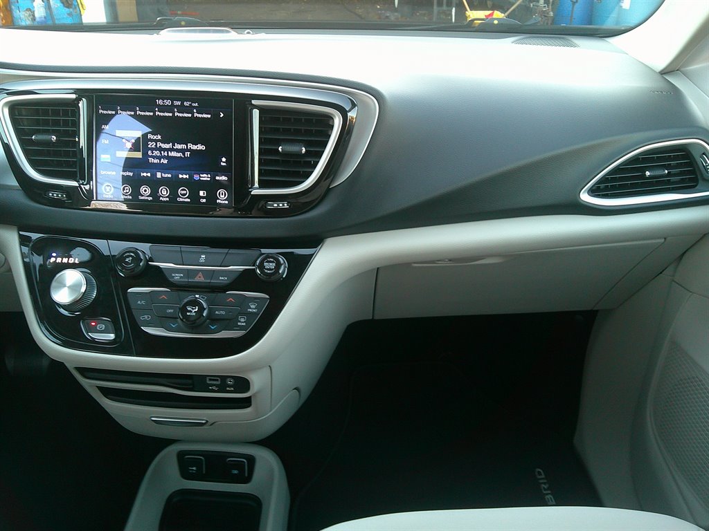 2017 Chrysler Pacifica - $24,995