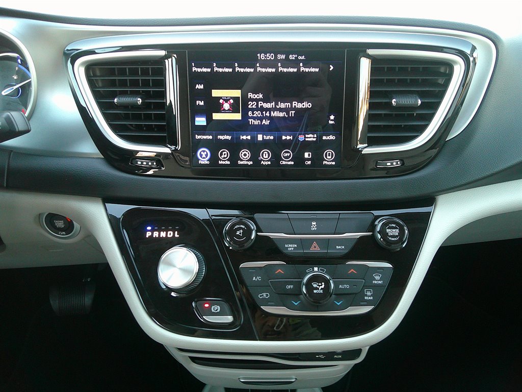 2017 Chrysler Pacifica - $24,995