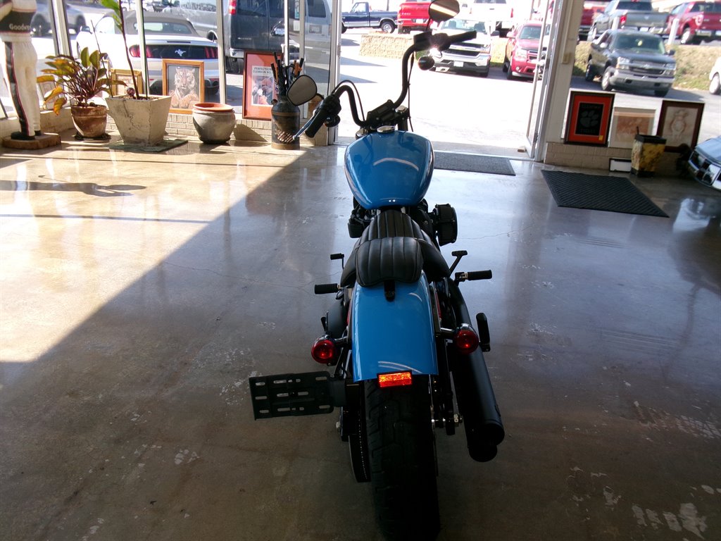 2022 Harley-davidson Street Bob 114 - $8,995