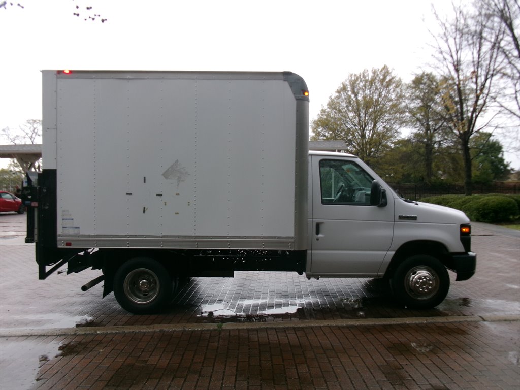 2017 Ford E-350 - $28,000