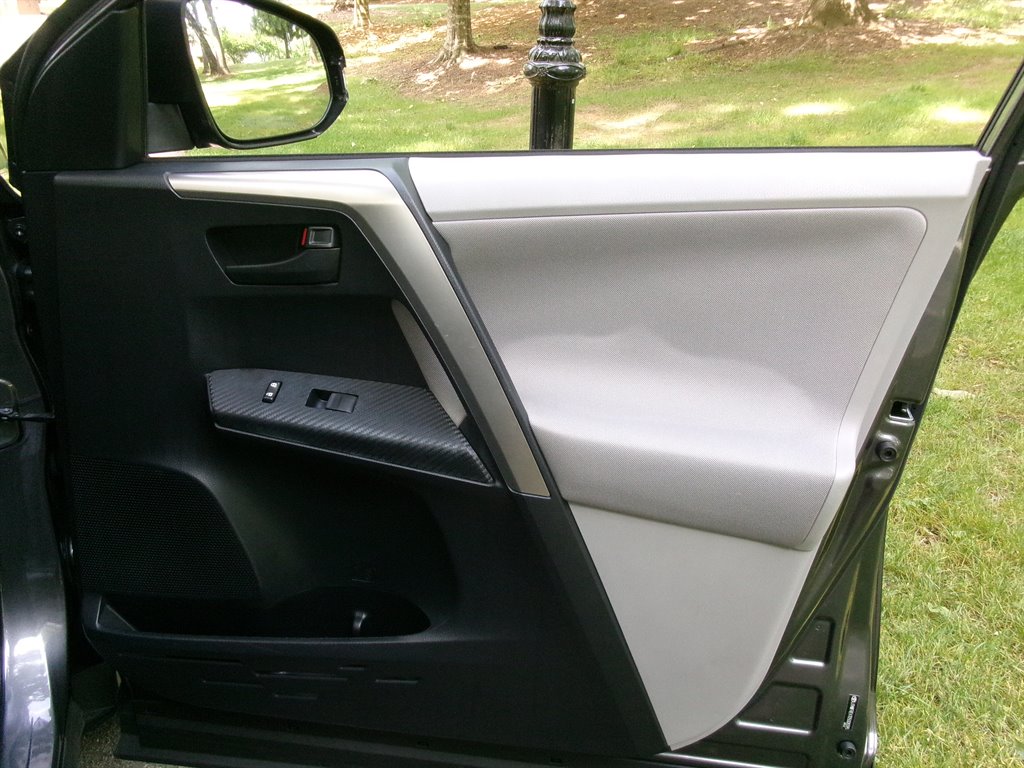 2013 Toyota RAV4 - $13,995