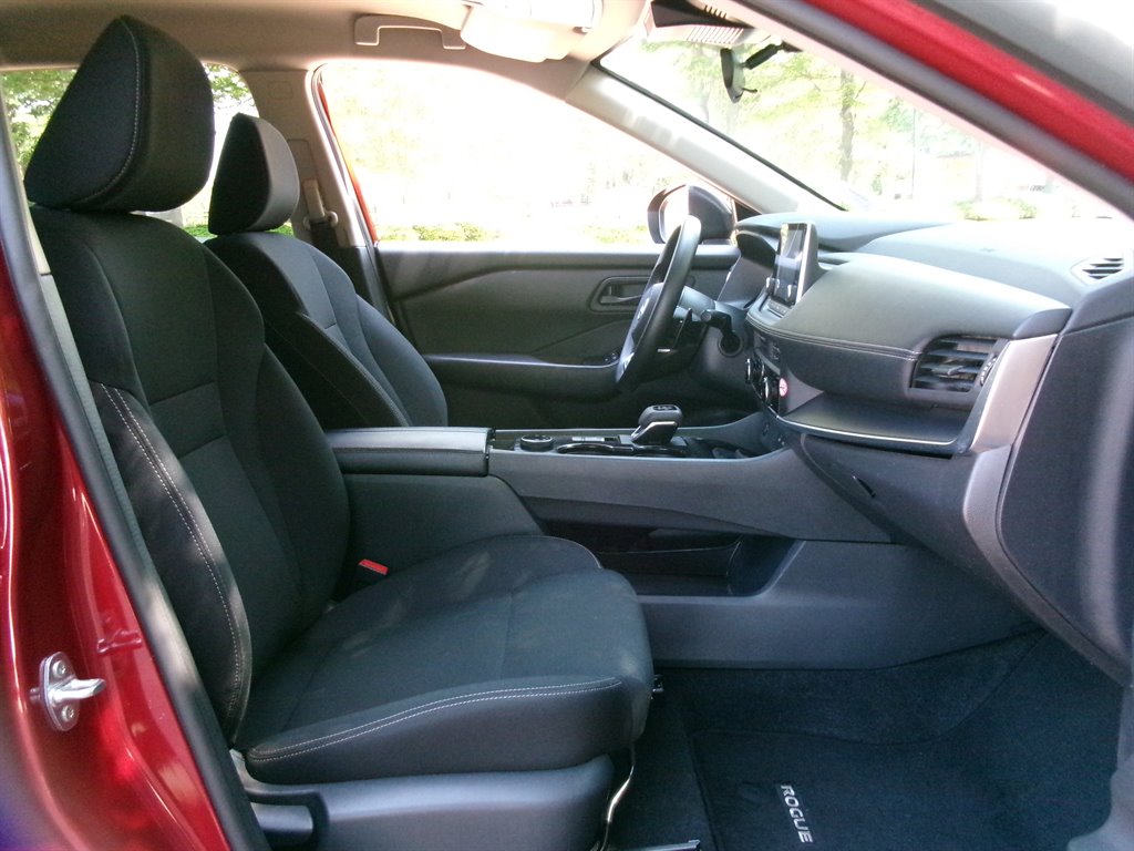 2024 Nissan Rogue - $22,995