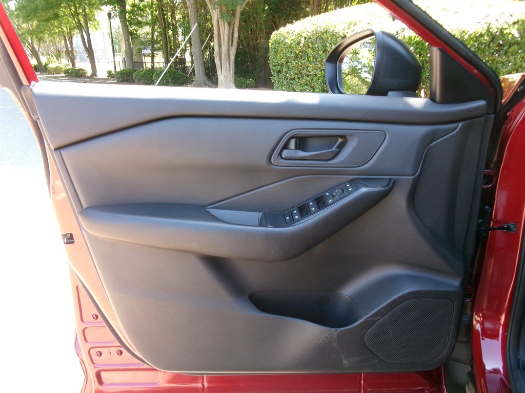 2024 Nissan Rogue - $22,995
