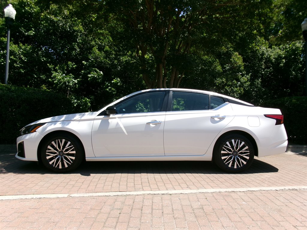 2024 Nissan Altima - $21,995