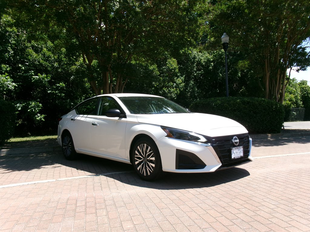 2024 Nissan Altima - $21,995