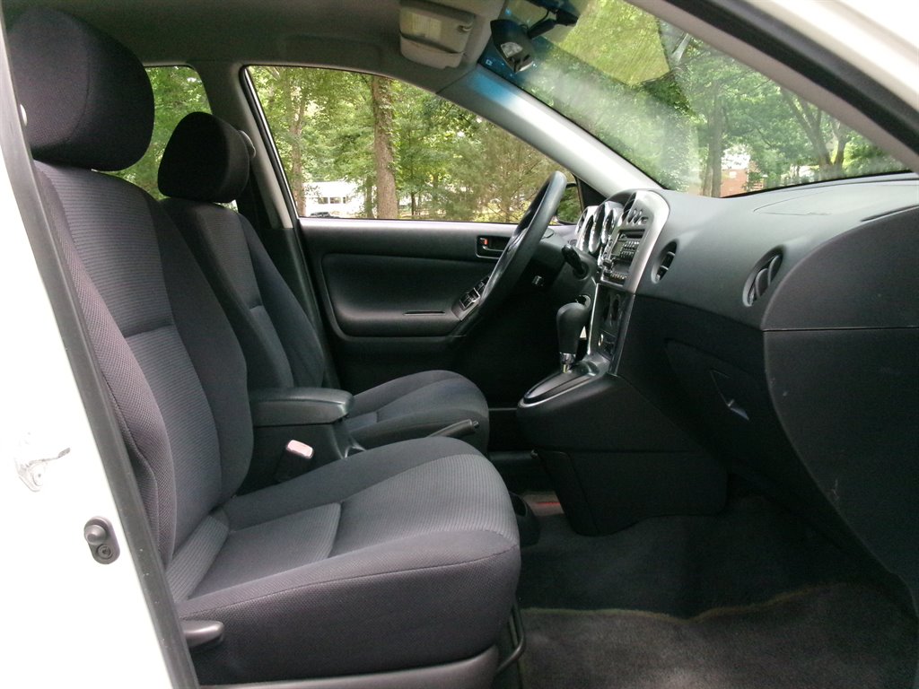 2005 Pontiac Vibe - $6,995
