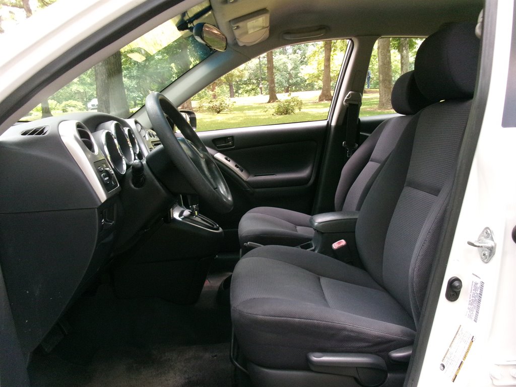 2005 Pontiac Vibe - $6,995