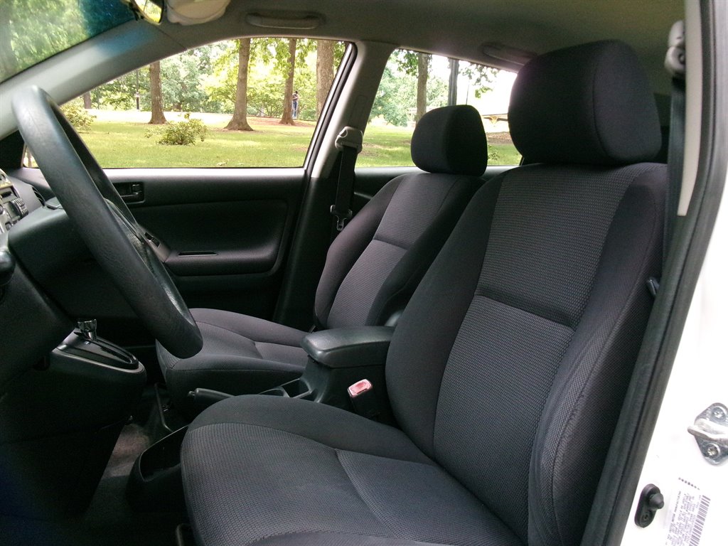 2005 Pontiac Vibe - $6,995