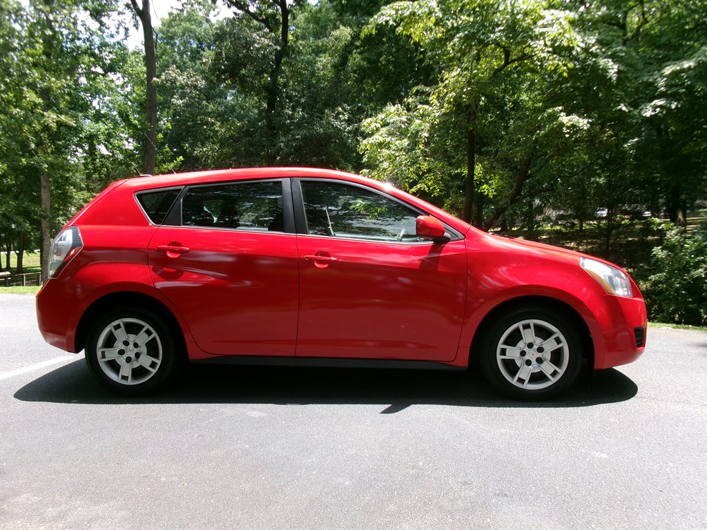 2009 Pontiac Vibe - $9,995