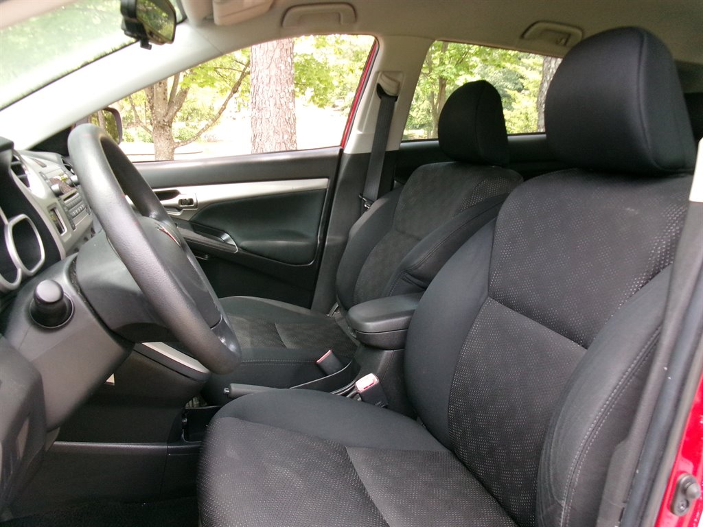 2009 Pontiac Vibe - $9,995