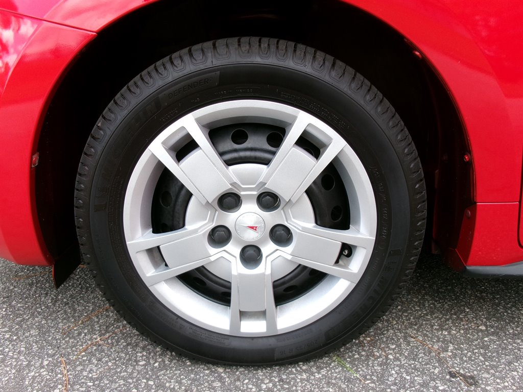 2009 Pontiac Vibe - $9,995