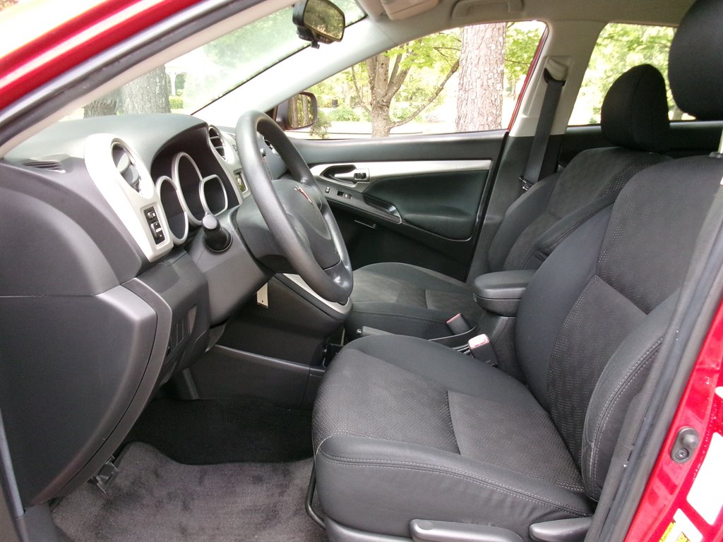 2009 Pontiac Vibe - $9,995