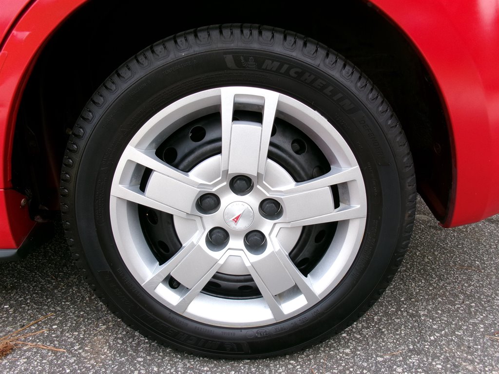 2009 Pontiac Vibe - $9,995