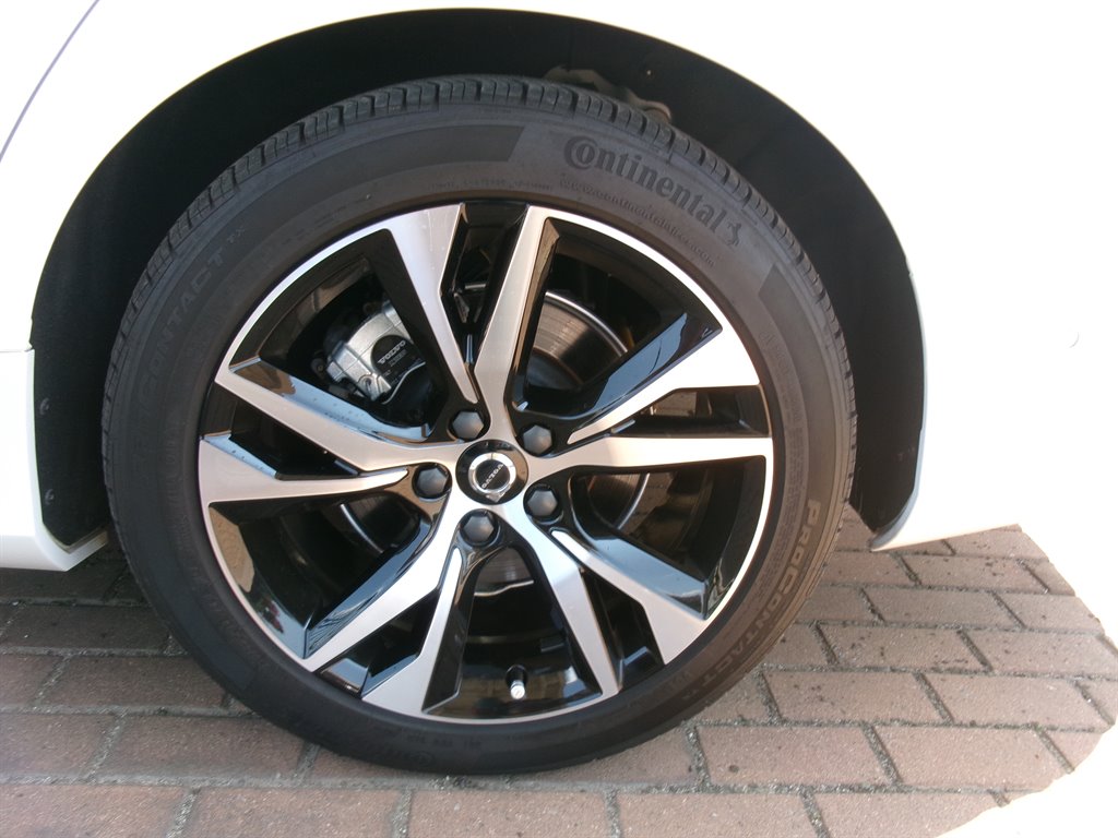 2024 Volvo S60 - $36,990