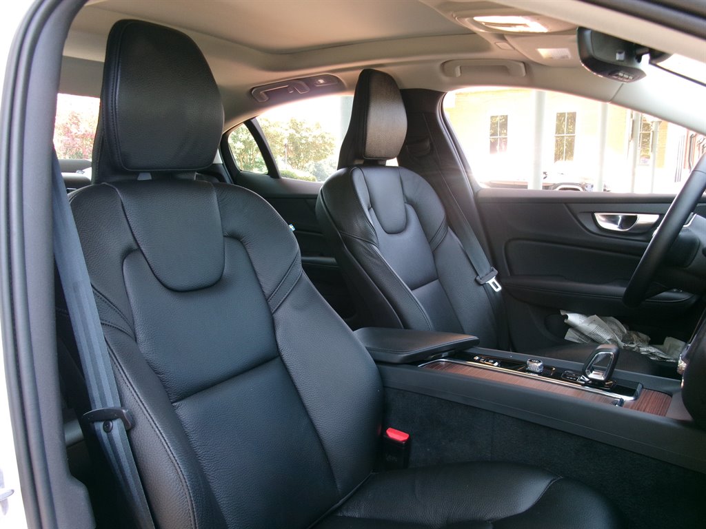 2024 Volvo S60 - $36,990