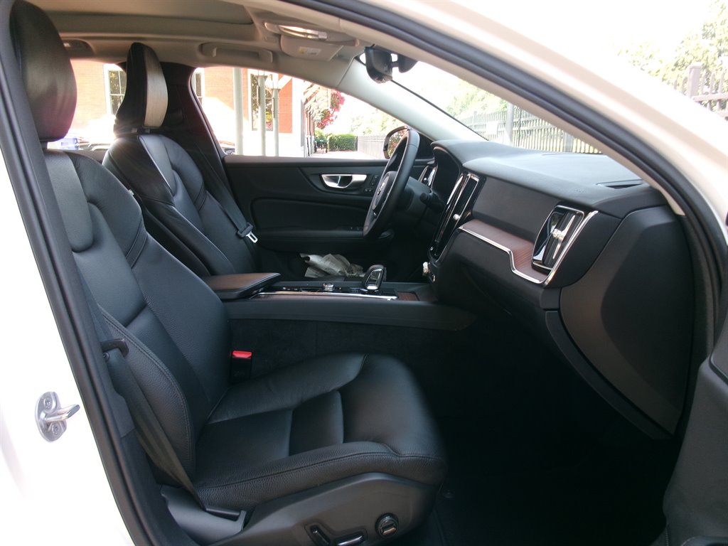 2024 Volvo S60 - $36,990