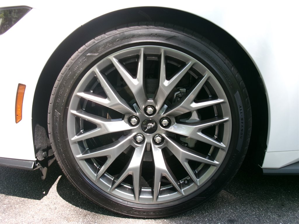 2025 Ford Mustang - $41,880