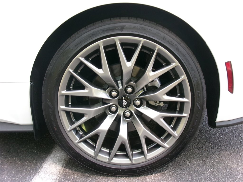 2025 Ford Mustang - $41,880