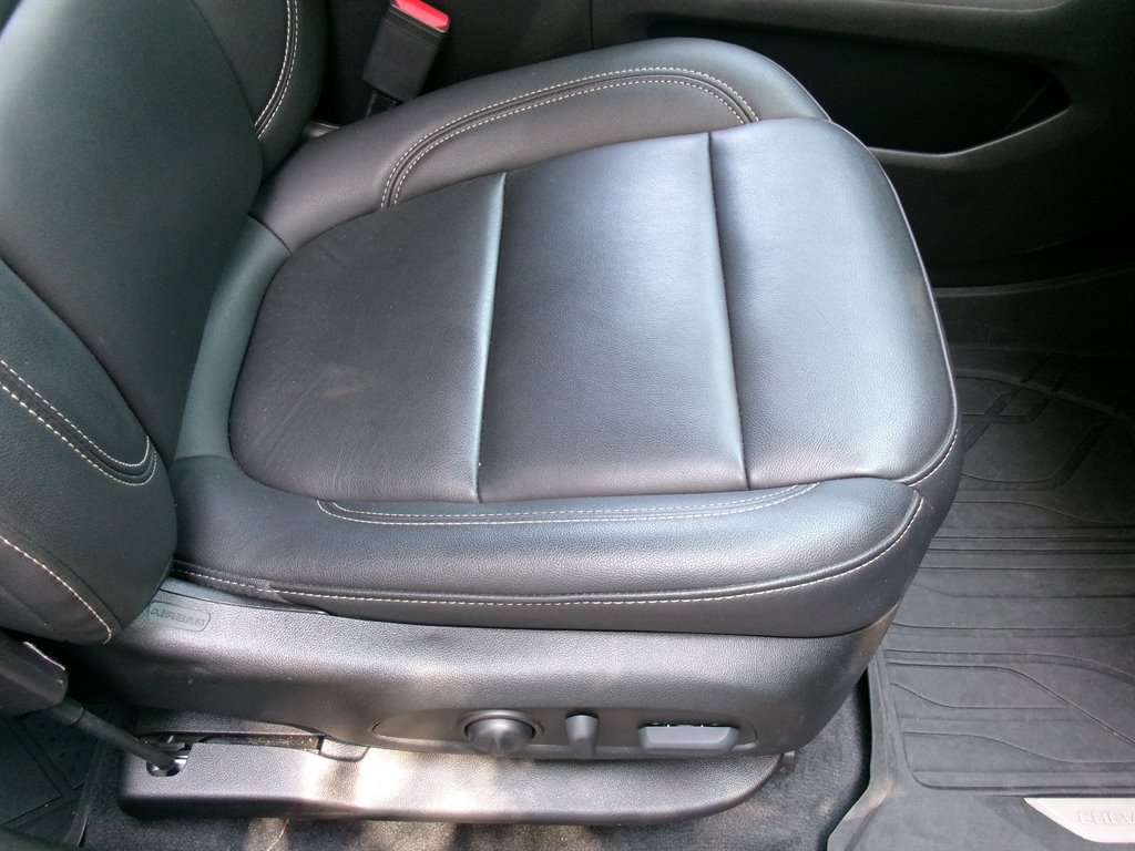 2022 Chevrolet Traverse - $24,995