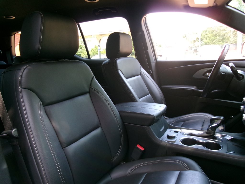 2022 Chevrolet Traverse - $24,995