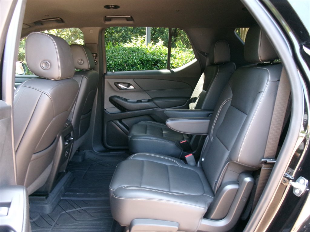 2022 Chevrolet Traverse - $24,995