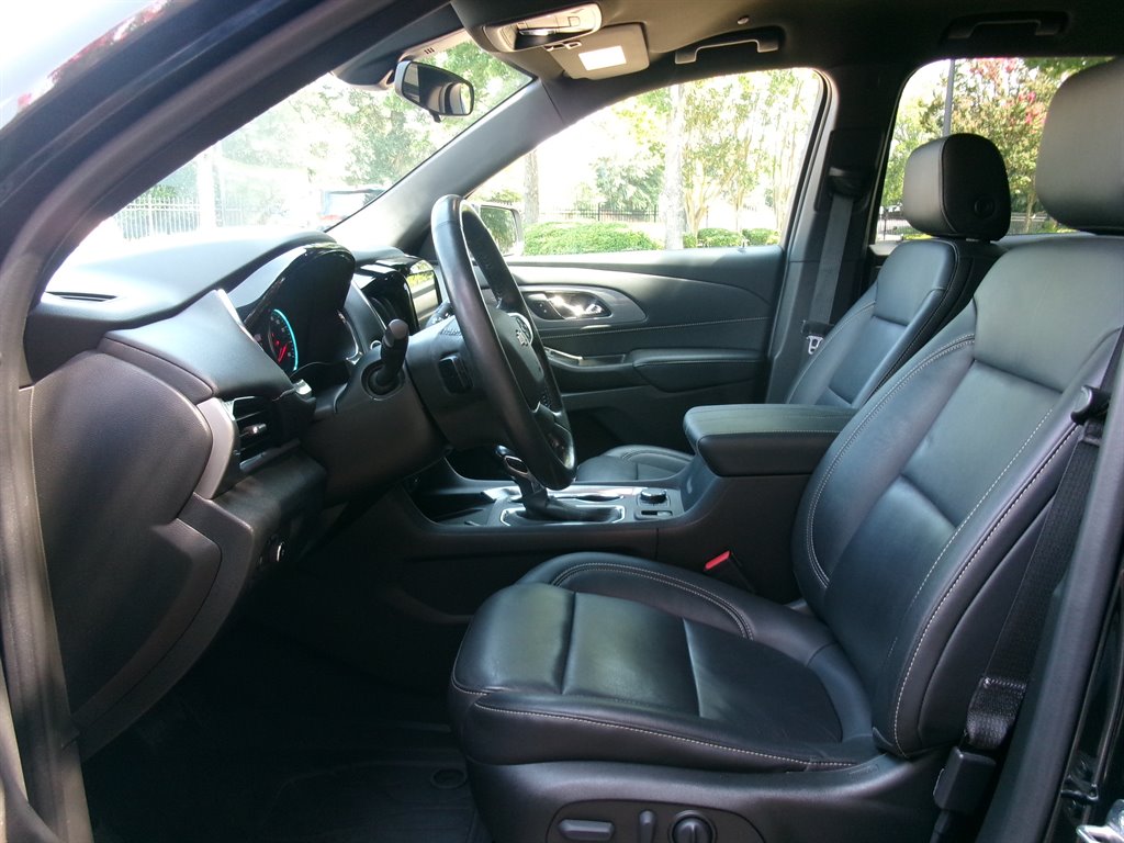2022 Chevrolet Traverse - $24,995
