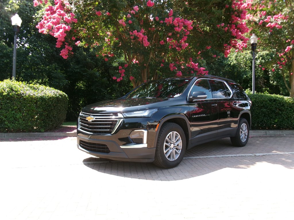 2022 Chevrolet Traverse - $24,995