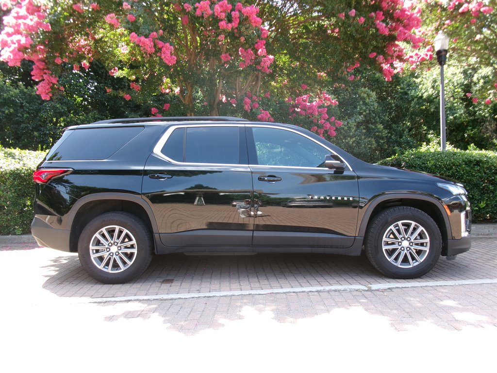 2022 Chevrolet Traverse - $24,995