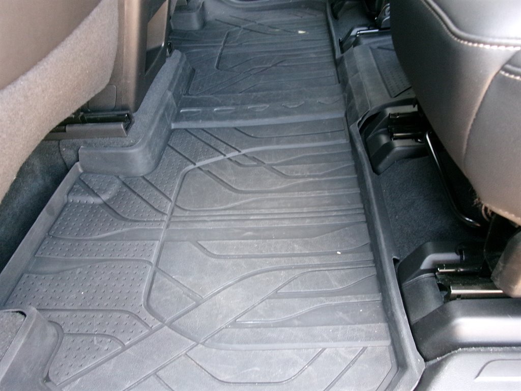 2022 Chevrolet Traverse - $24,995