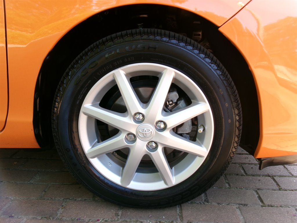 2015 Toyota Prius - $11,995