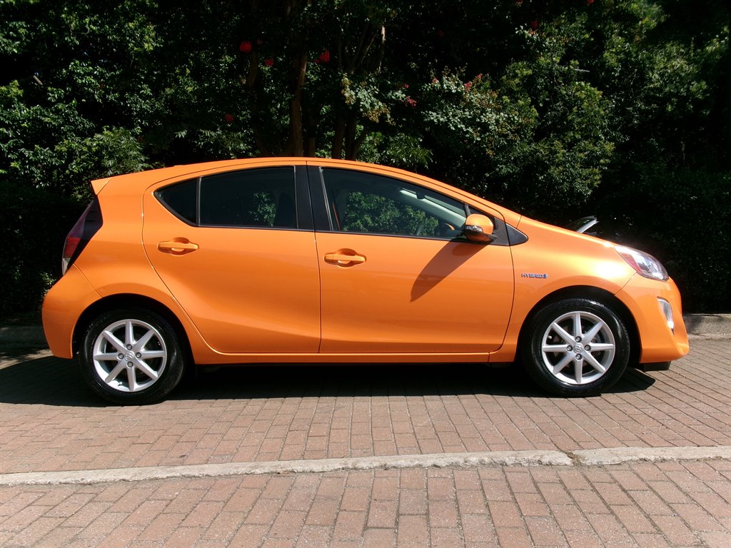 2015 Toyota Prius - $11,995