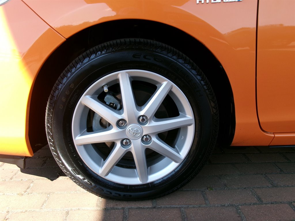 2015 Toyota Prius - $11,995