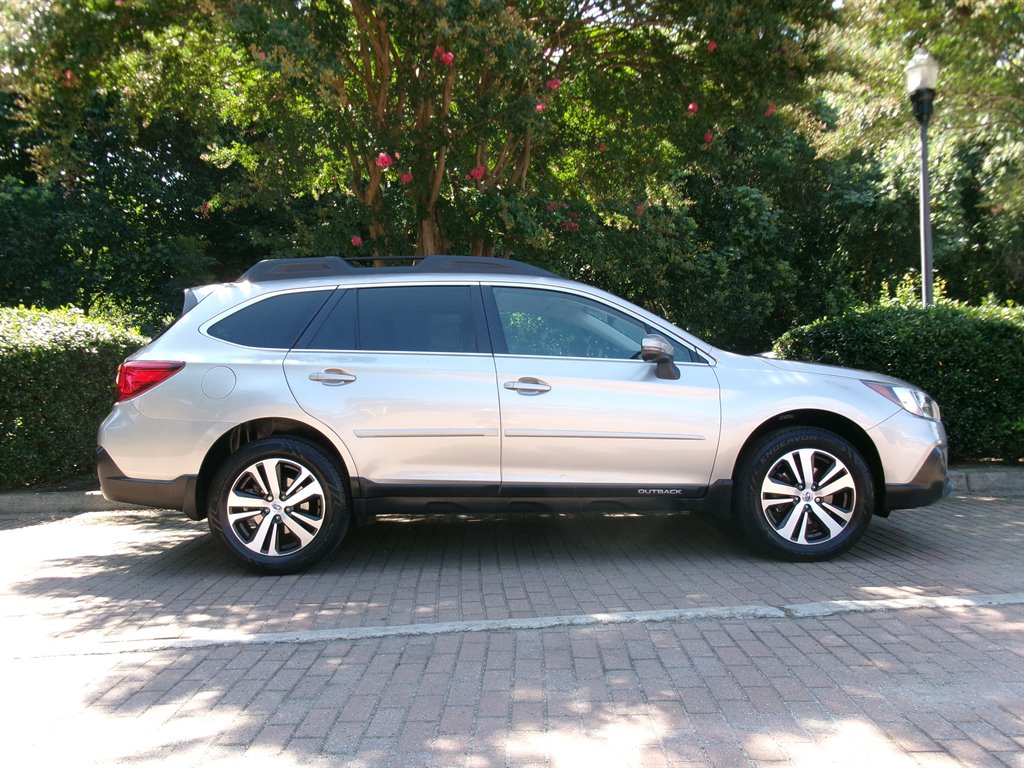 2018 Subaru Outback - $14,995