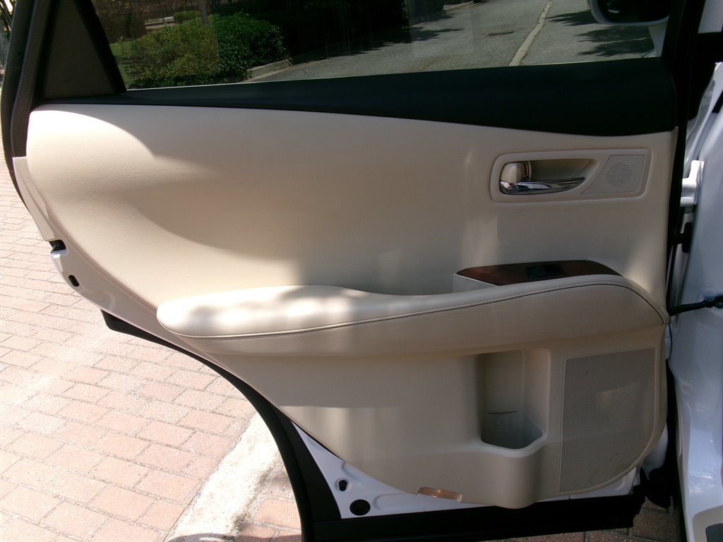 2013 Lexus RX - $15,995