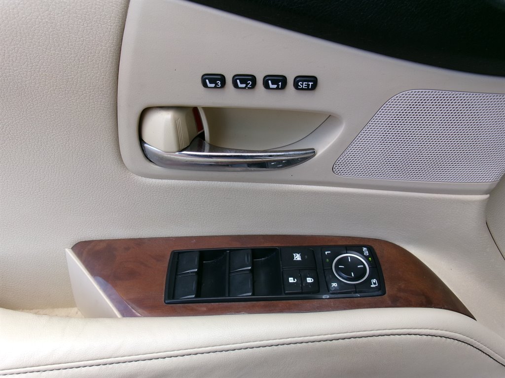 2013 Lexus RX - $15,995