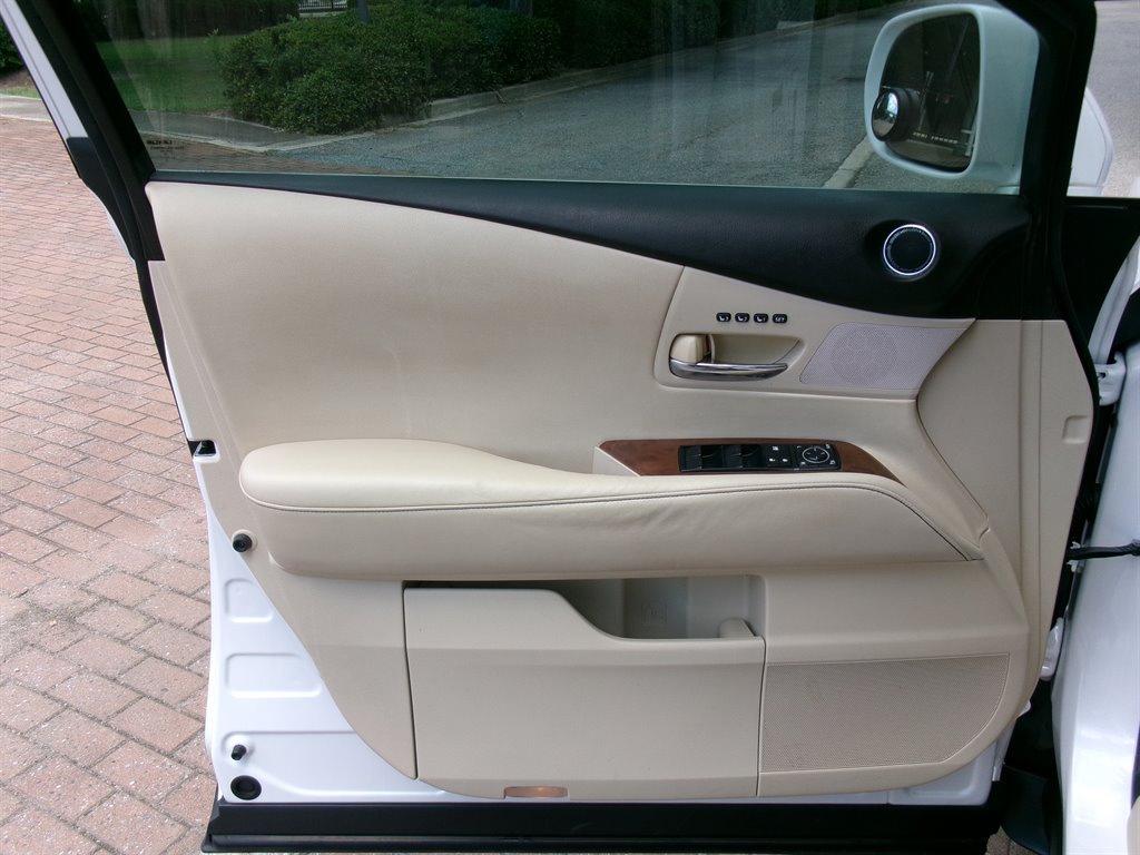 2013 Lexus RX - $15,995