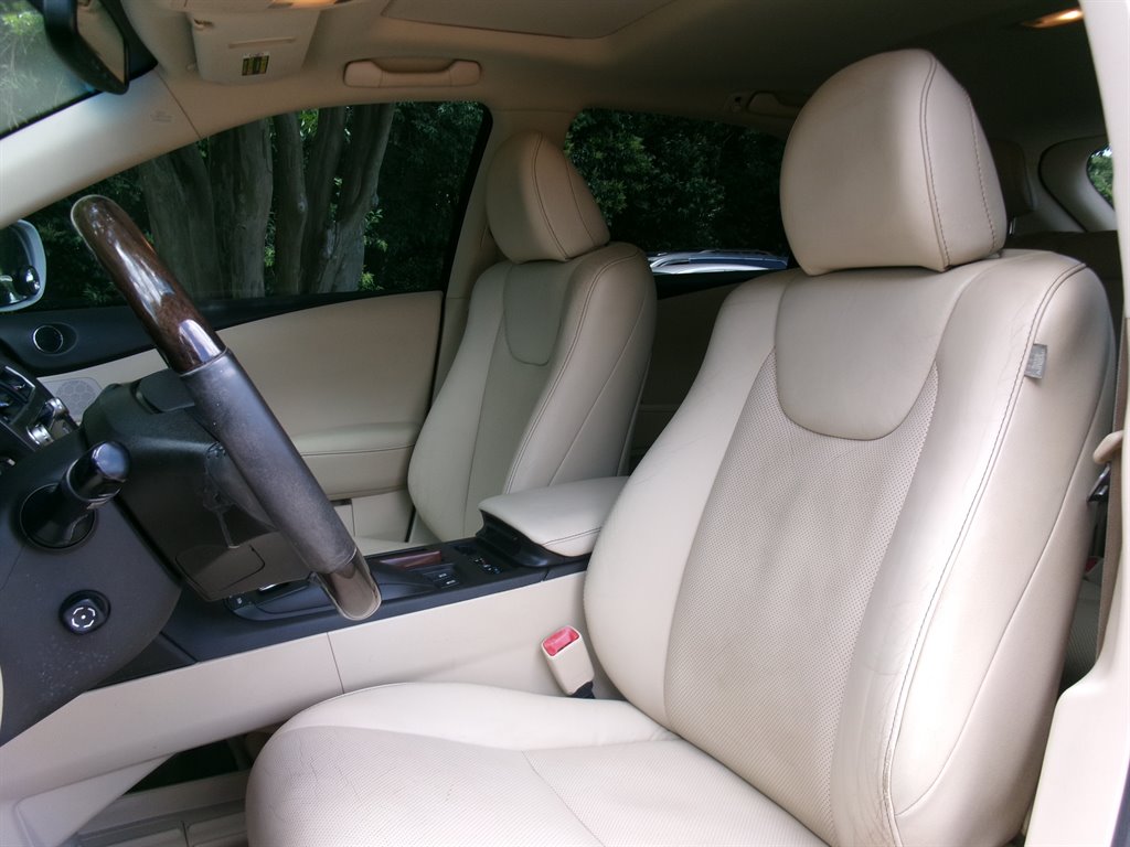 2013 Lexus RX - $15,995