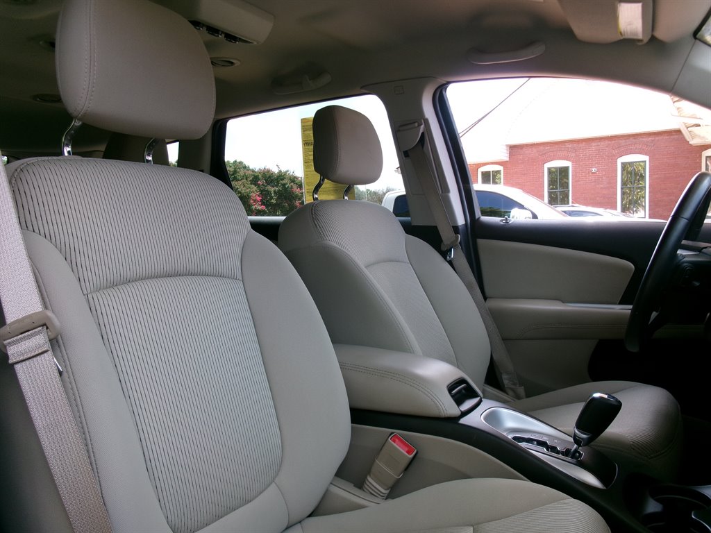 2018 Dodge Journey - $16,995