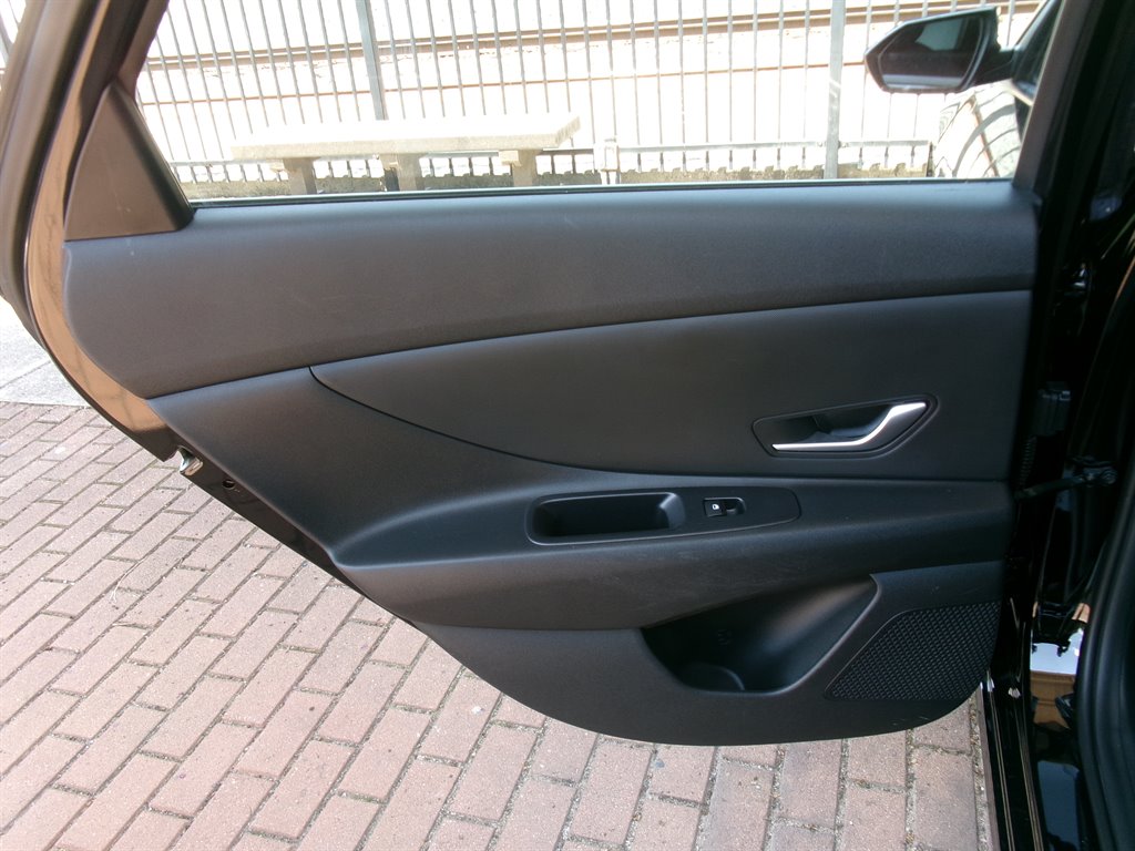 2023 Hyundai Elantra - $15,995
