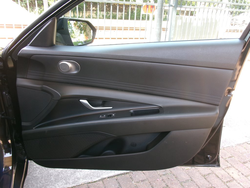 2023 Hyundai Elantra - $15,995