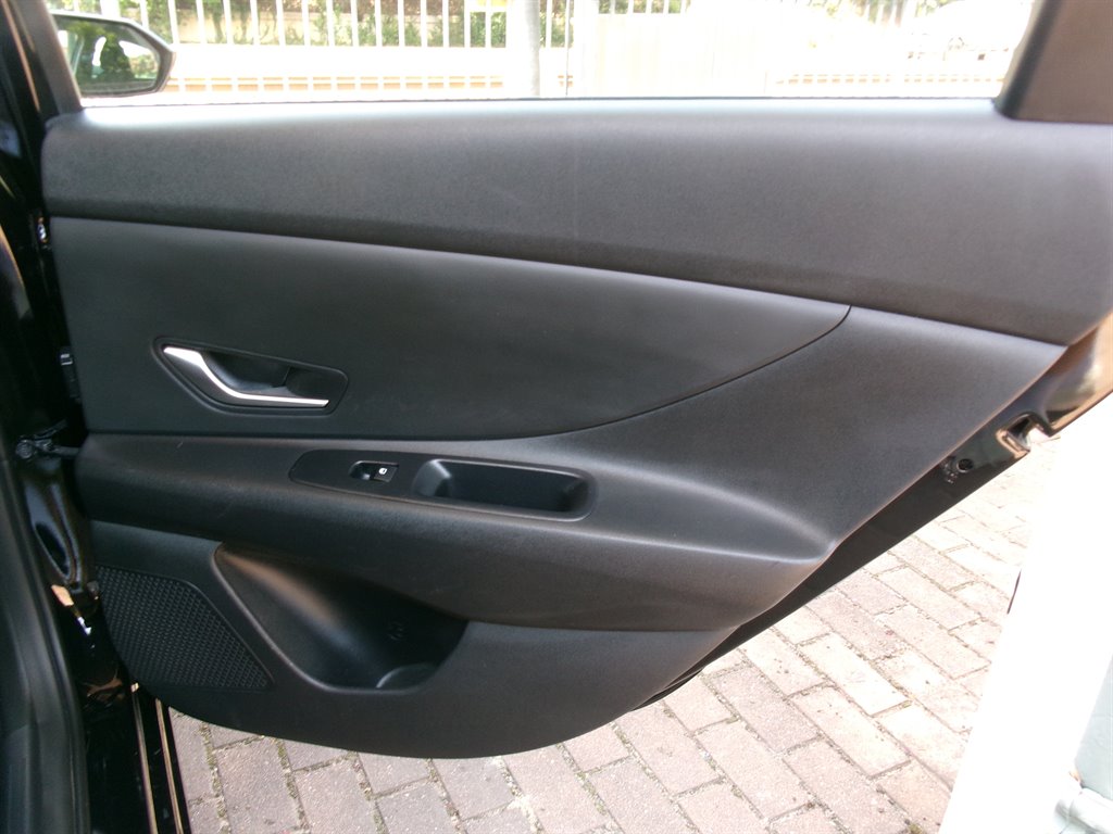 2023 Hyundai Elantra - $15,995