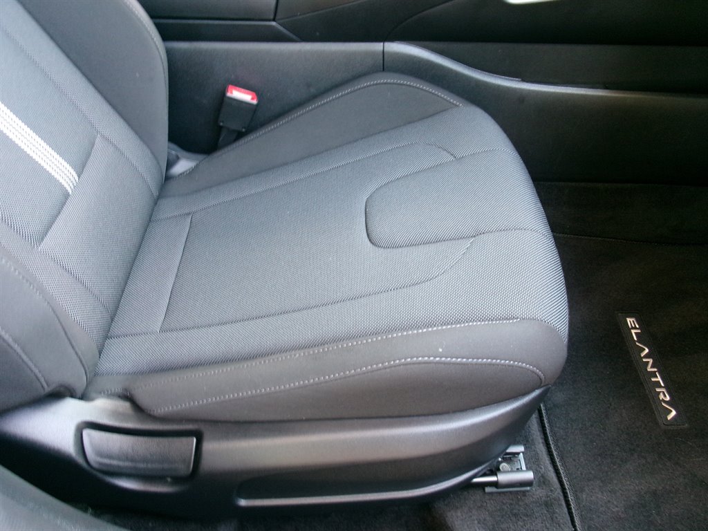 2023 Hyundai Elantra - $15,995