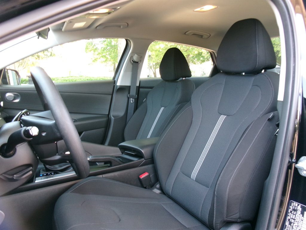 2023 Hyundai Elantra - $15,995