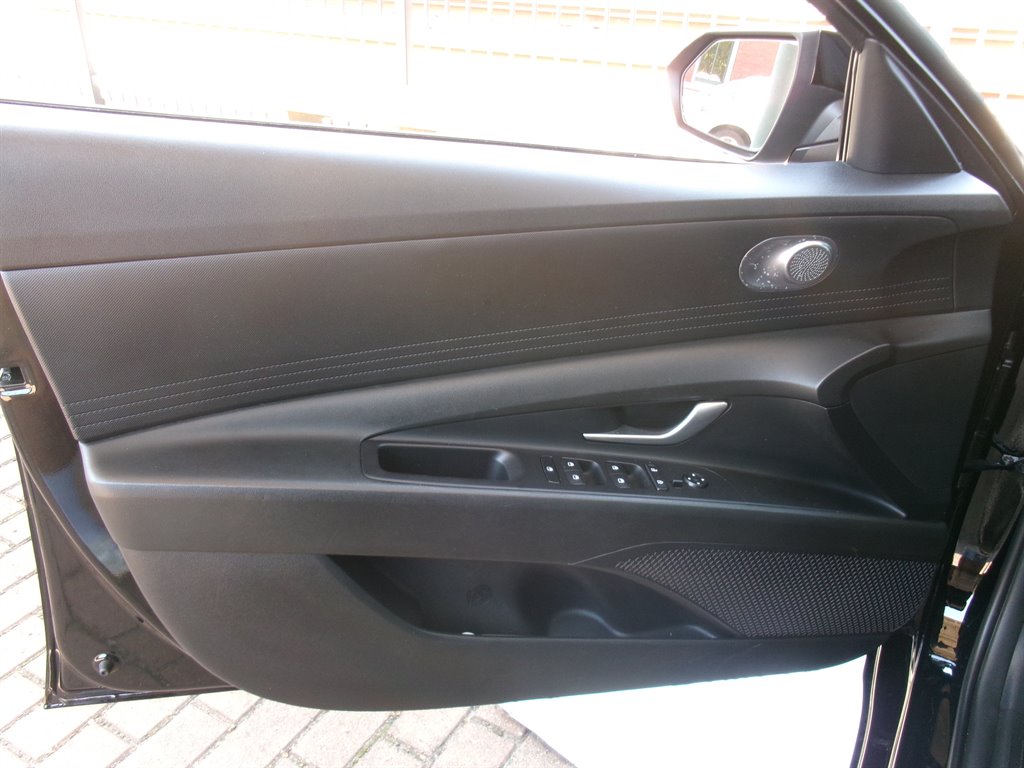 2023 Hyundai Elantra - $15,995