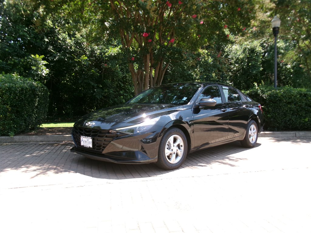 2023 Hyundai Elantra - $15,995